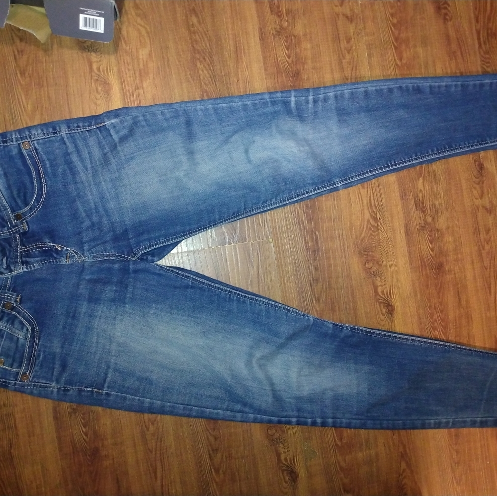 Wallflower jeans